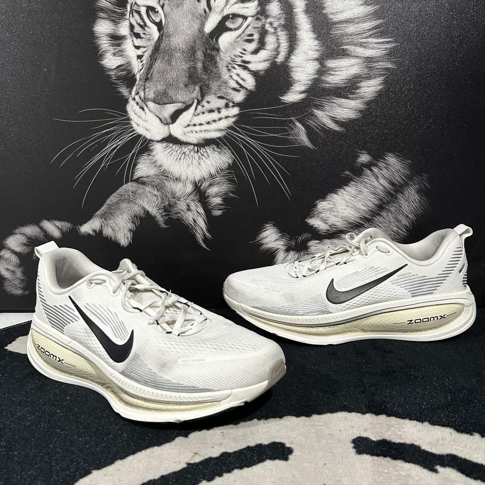 Nike Vomero 18 HM6803-101 Athletic Sneaker Men's 12.5 White Mesh Road Running